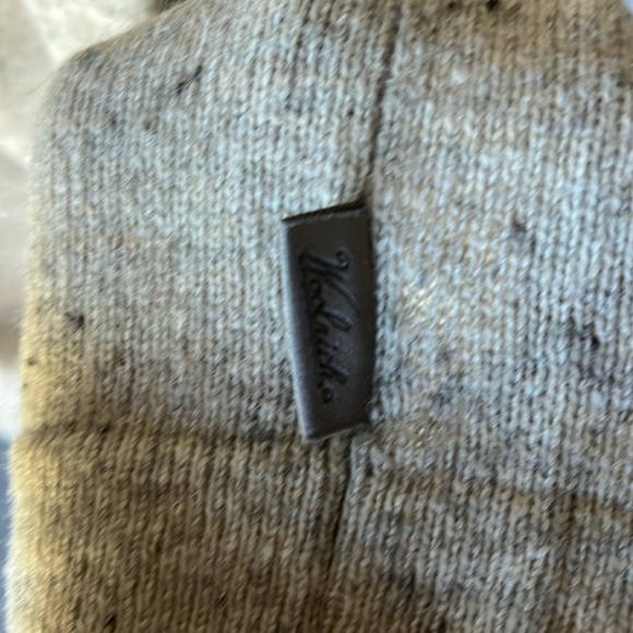 Woolrich sweater. Beige with hints of color throughout. Size 2XL - Picture 7 of 8